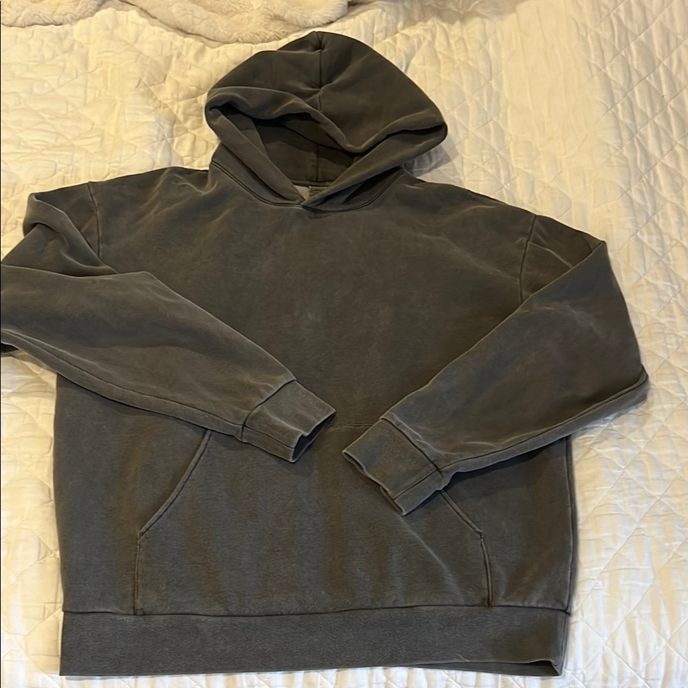 NWOT Men's Heavy Weight Dark Gray Hoodie
